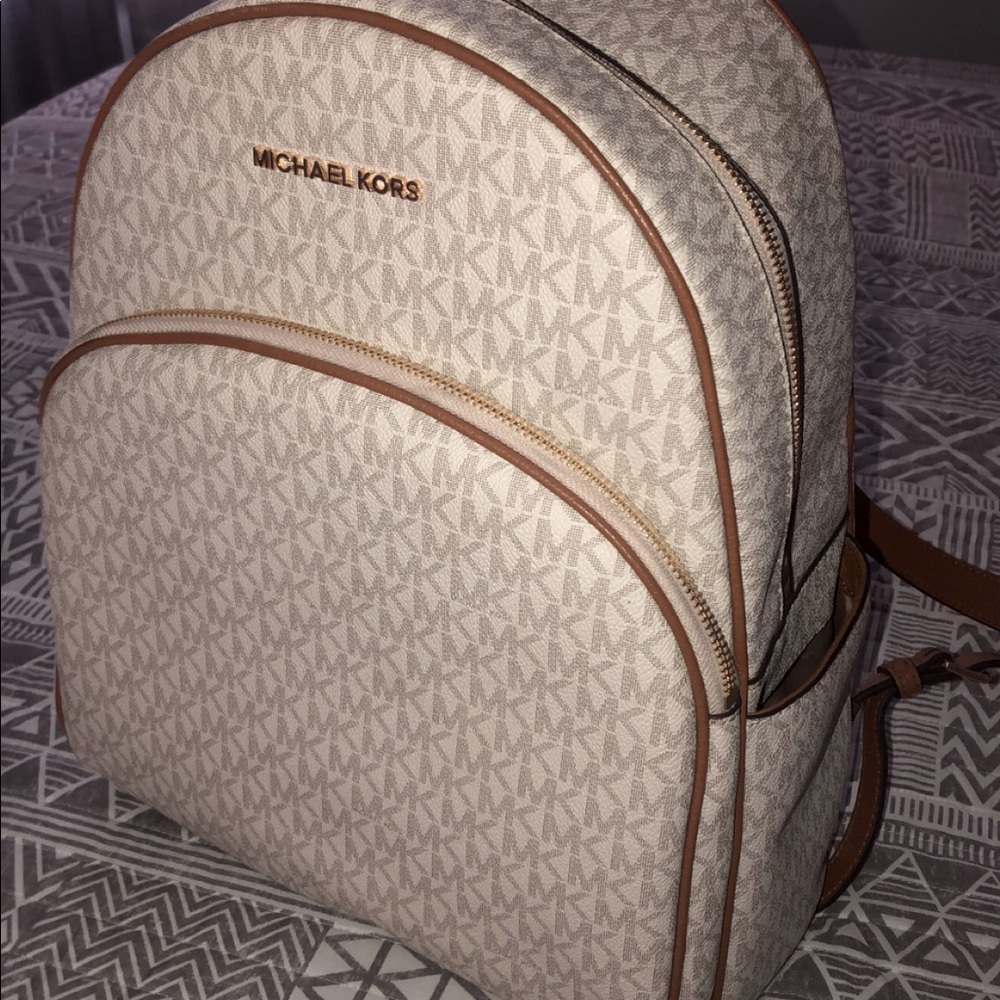 COPY - Michael Kors backpack